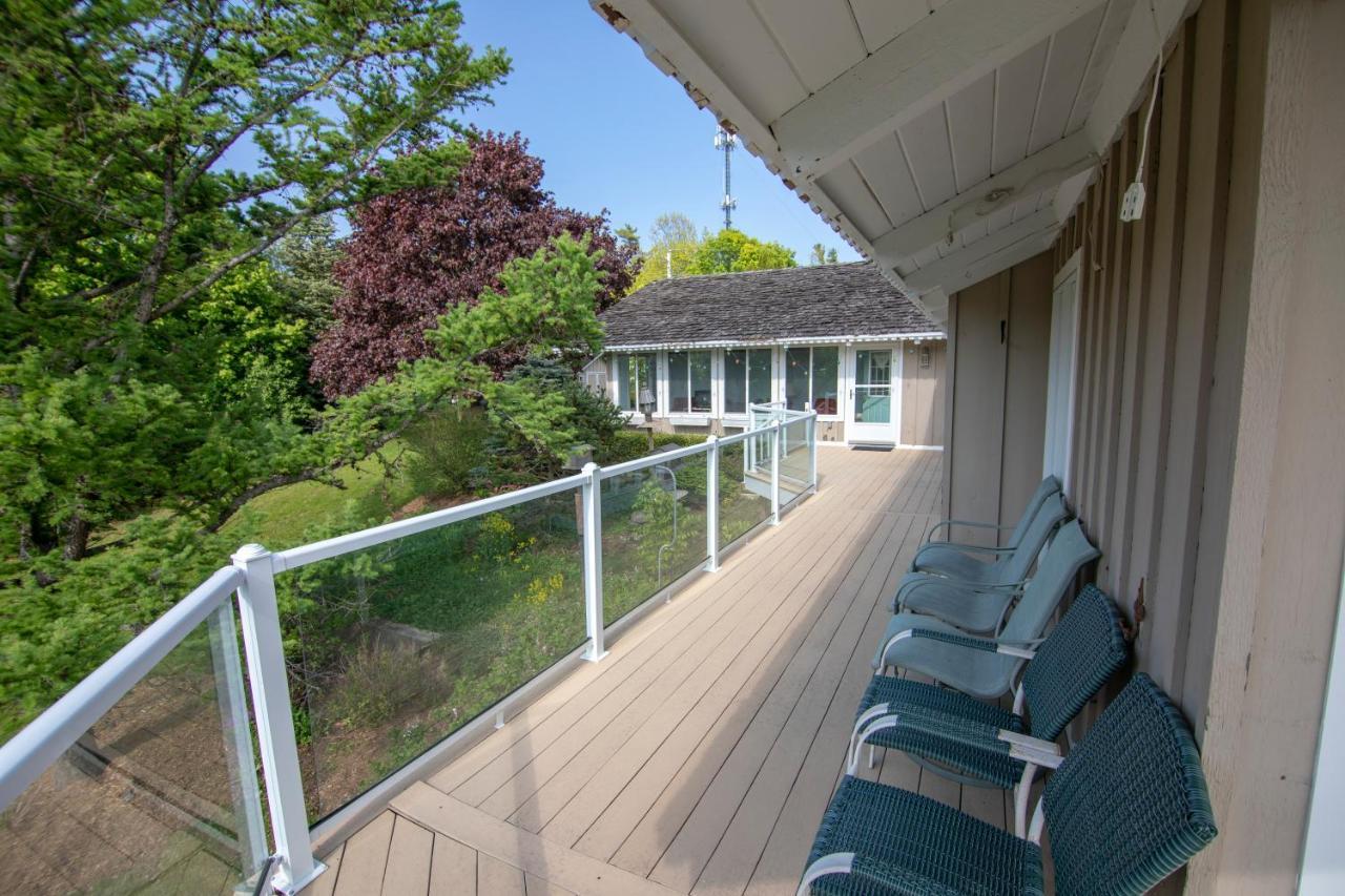 Coachlite Inn Sister Bay Exteriér fotografie