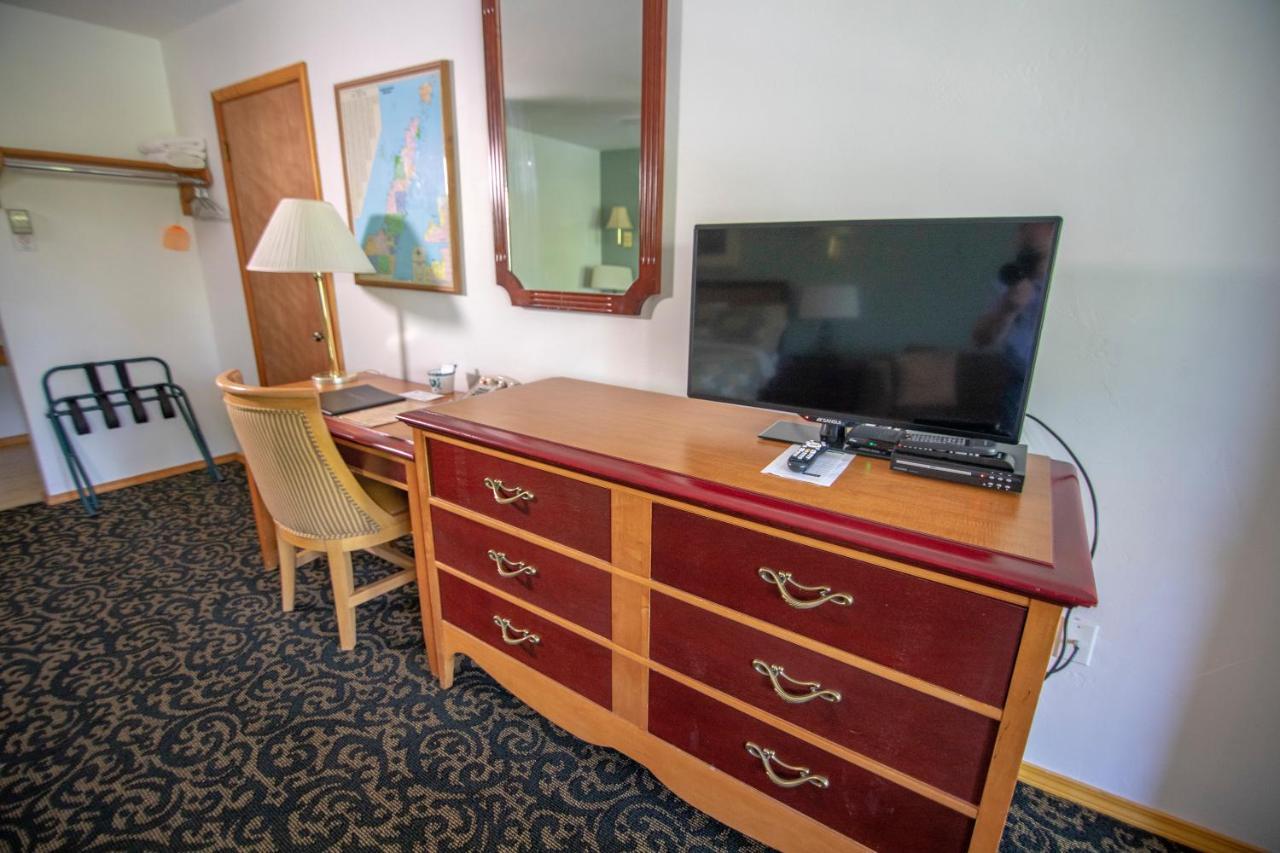 Coachlite Inn Sister Bay Exteriér fotografie